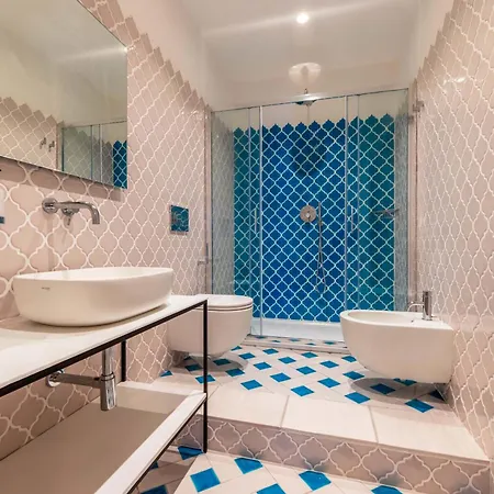 - Maison Marika アパート